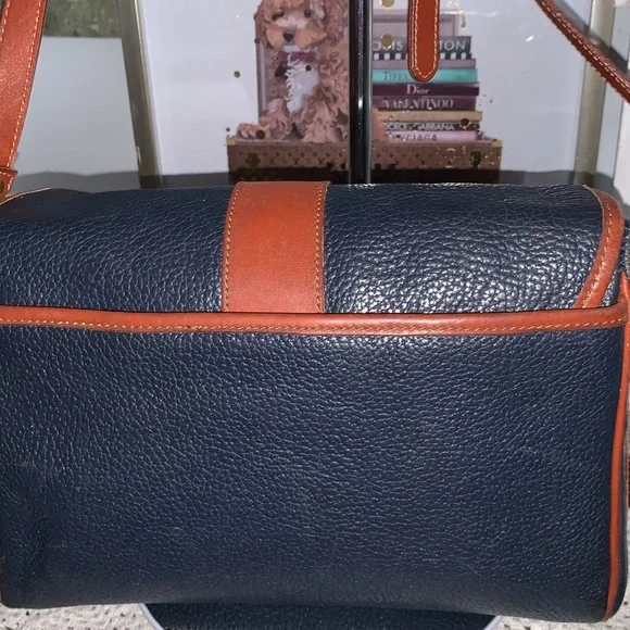 Liz Claiborne Leather Shoulder/Crossbody bag - Picture 6 of 14